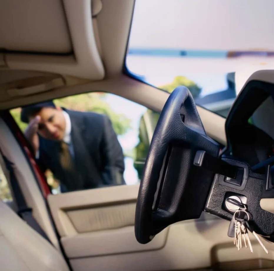Locked keys in car - mobile locksmith unlocking a vehicle in Port St. Lucie
